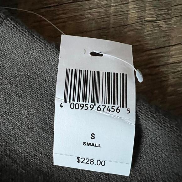 Club 33 Cashmere Blend Sweater • NWT • Disney Exclusive • Size Small • Gray - Picture 4 of 5